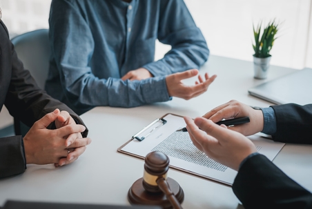 People and lawyers talking